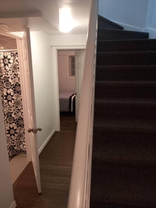 Adorable Private Suite In Ajax, Unique 2 Story エクステリア 写真