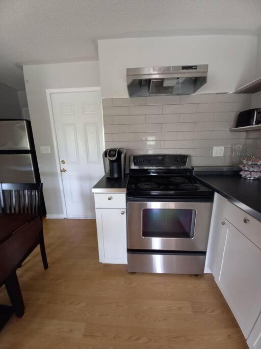 Adorable Private Suite In Ajax, Unique 2 Story エクステリア 写真